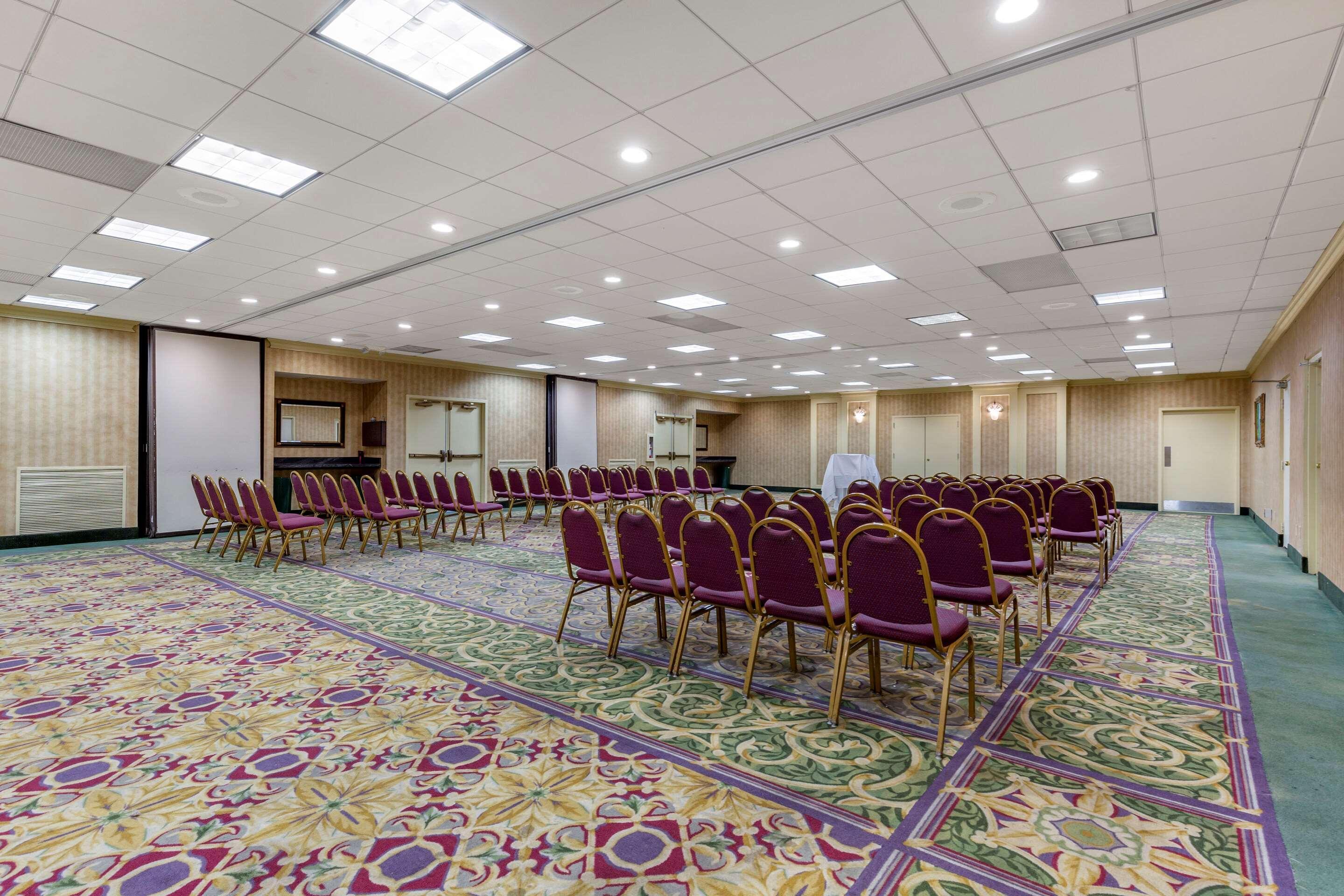 Quality Inn Windsor Mill Екстер'єр фото