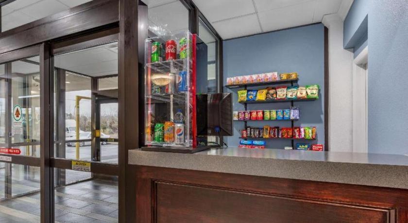 Quality Inn Windsor Mill Екстер'єр фото