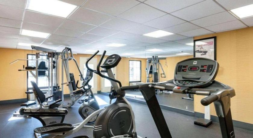 Quality Inn Windsor Mill Екстер'єр фото