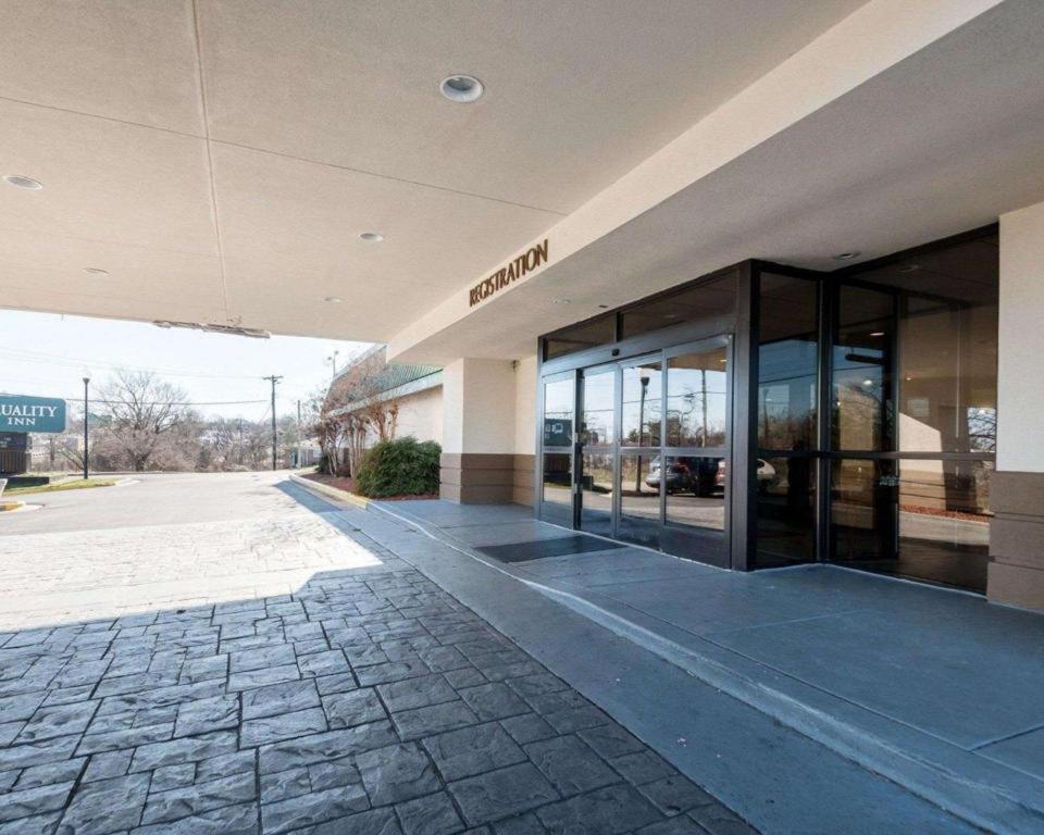 Quality Inn Windsor Mill Екстер'єр фото