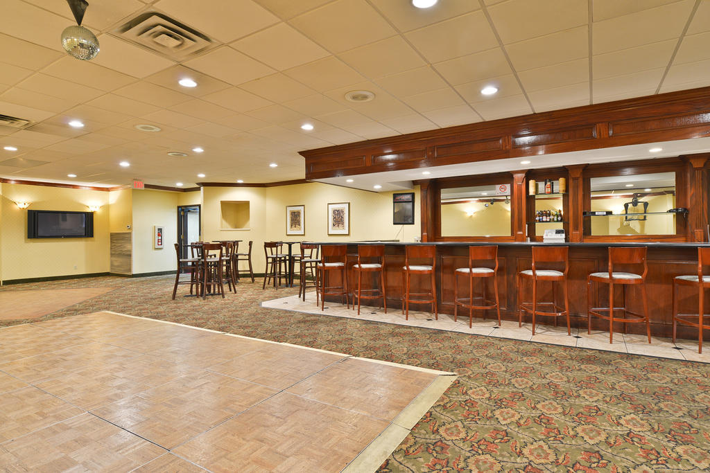 Quality Inn Windsor Mill Екстер'єр фото