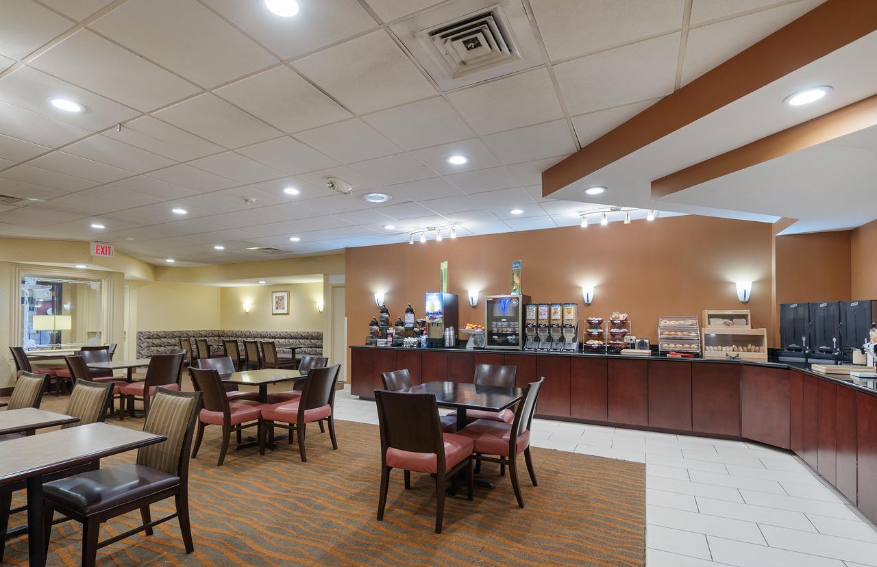 Quality Inn Windsor Mill Екстер'єр фото