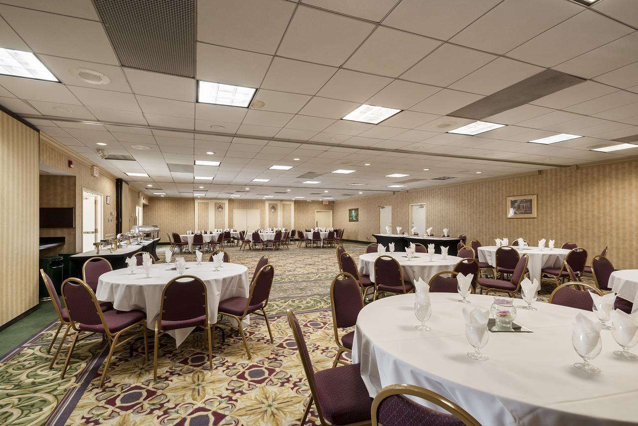 Quality Inn Windsor Mill Екстер'єр фото