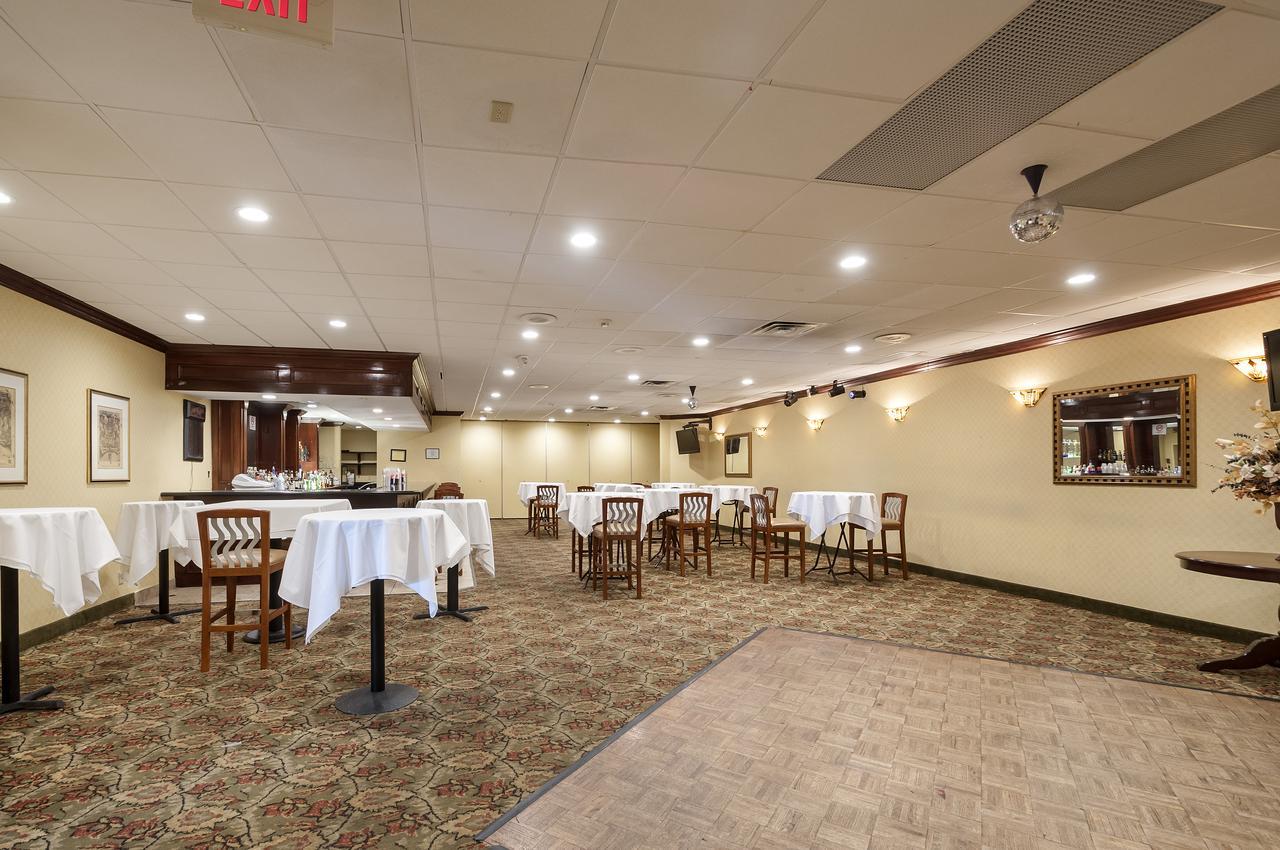 Quality Inn Windsor Mill Екстер'єр фото