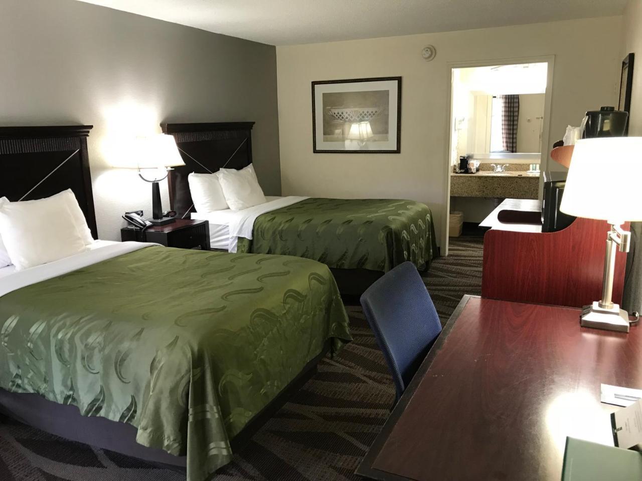 Quality Inn Windsor Mill Екстер'єр фото
